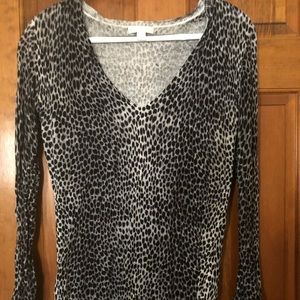 New York & Company Gray Leopard V neck Sweater top
